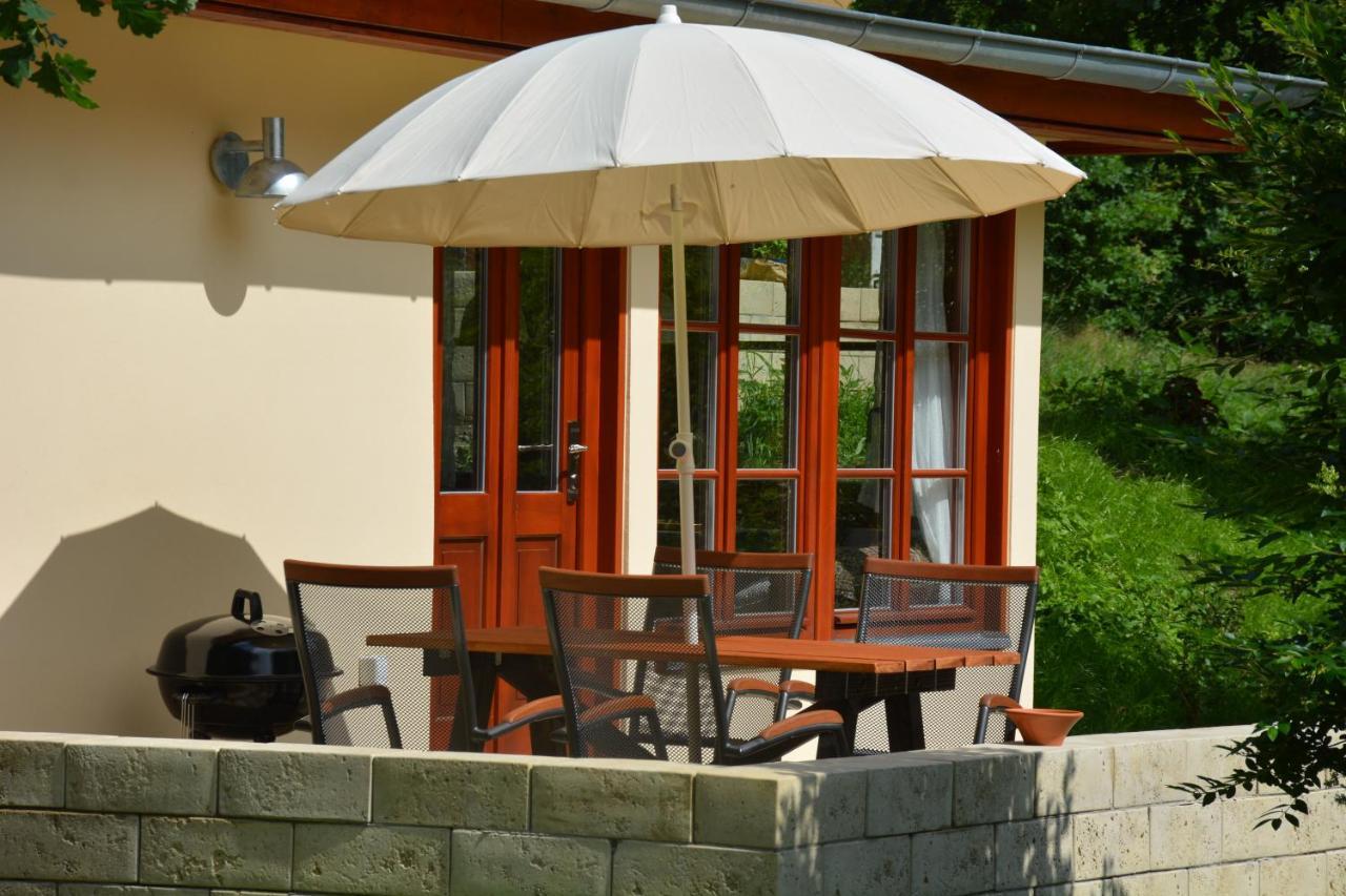 Bungalows Am Waldessaum Bei Hohenzieritz Esterno foto